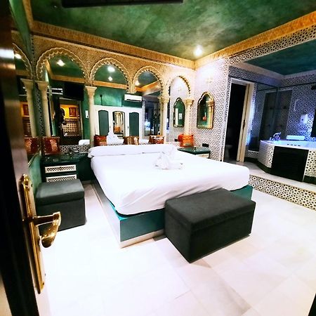 Hostal Avenida Andalucia - Solo Adultos 塞维利亚 外观 照片