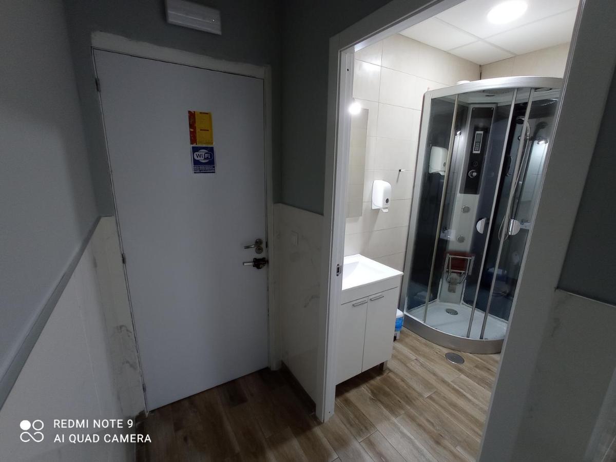 Hostal Avenida Andalucia - Solo Adultos 塞维利亚 外观 照片