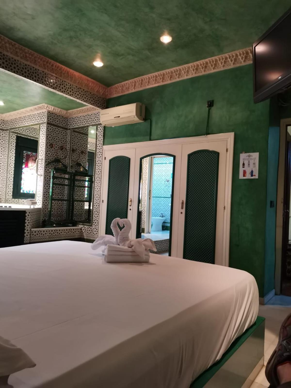 Hostal Avenida Andalucia - Solo Adultos 塞维利亚 外观 照片