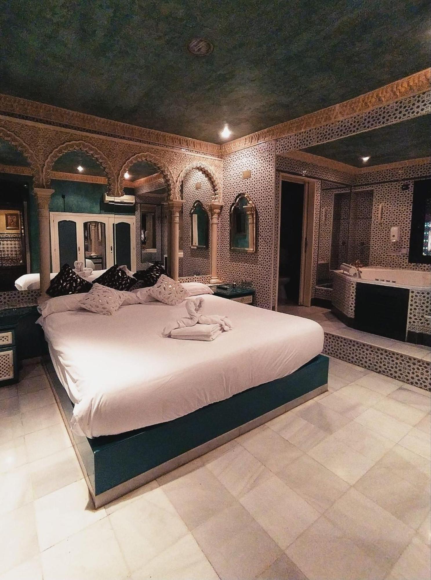Hostal Avenida Andalucia - Solo Adultos 塞维利亚 外观 照片