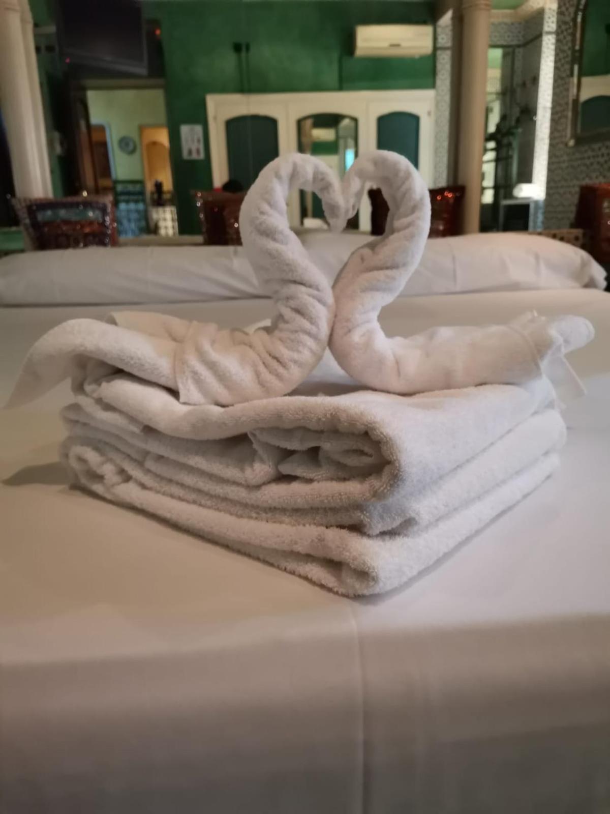 Hostal Avenida Andalucia - Solo Adultos 塞维利亚 外观 照片