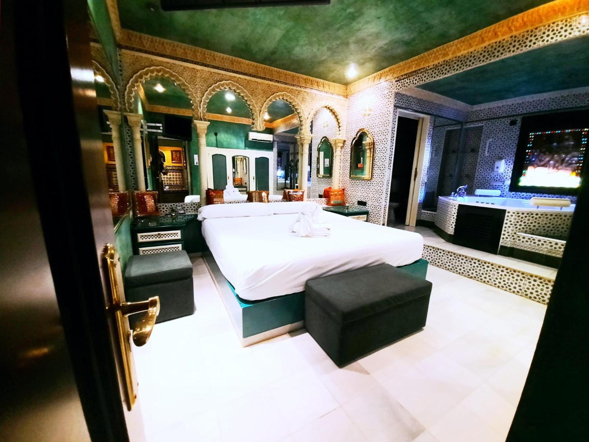 Hostal Avenida Andalucia - Solo Adultos 塞维利亚 外观 照片