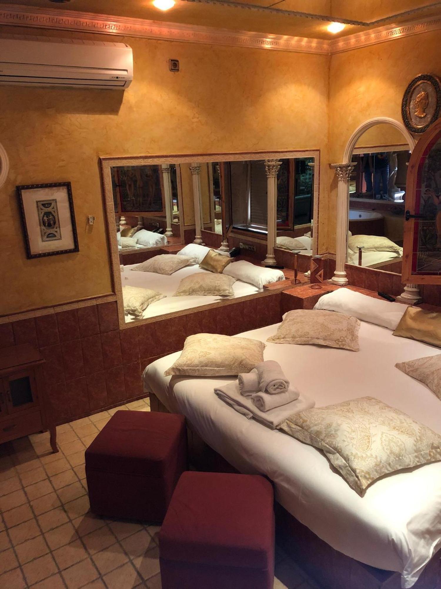 Hostal Avenida Andalucia - Solo Adultos 塞维利亚 外观 照片