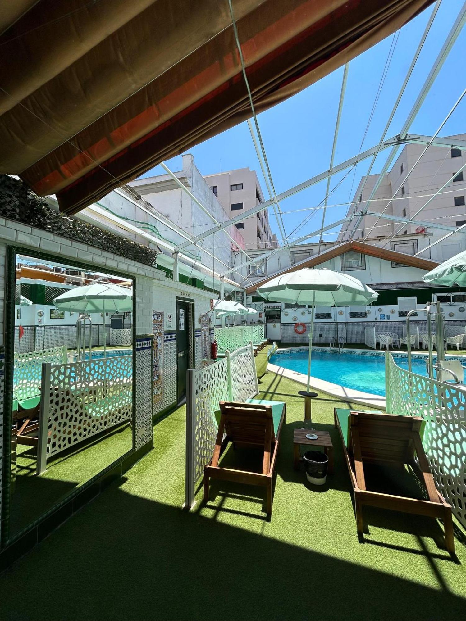 Hostal Avenida Andalucia - Solo Adultos 塞维利亚 外观 照片