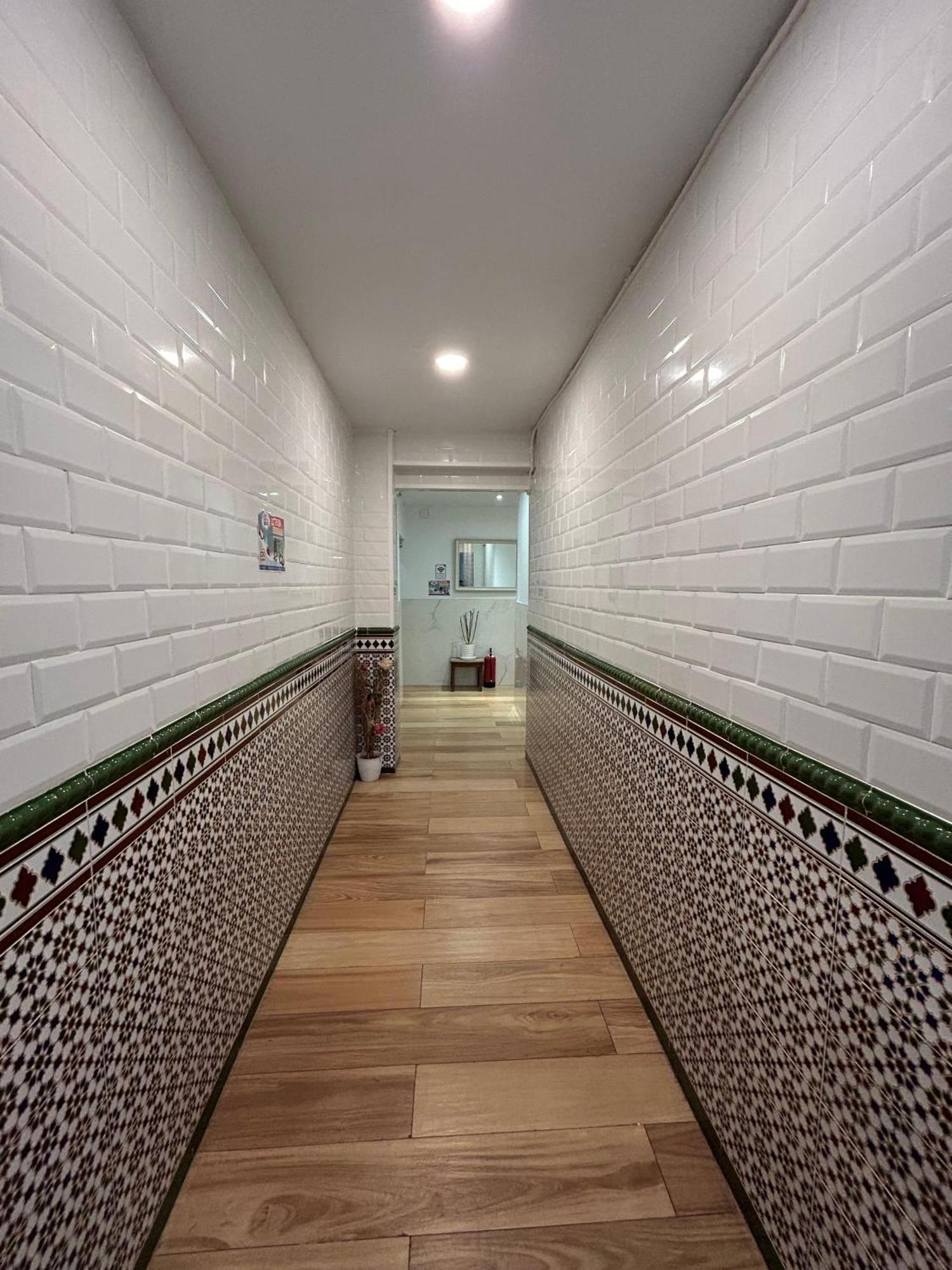 Hostal Avenida Andalucia - Solo Adultos 塞维利亚 外观 照片