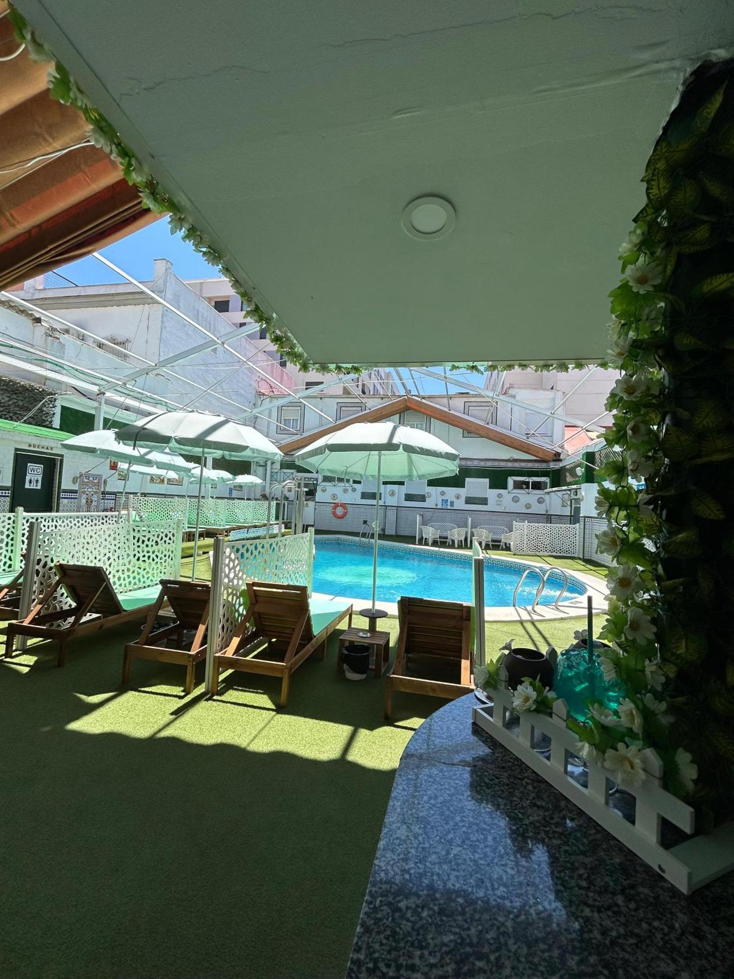 Hostal Avenida Andalucia - Solo Adultos 塞维利亚 外观 照片