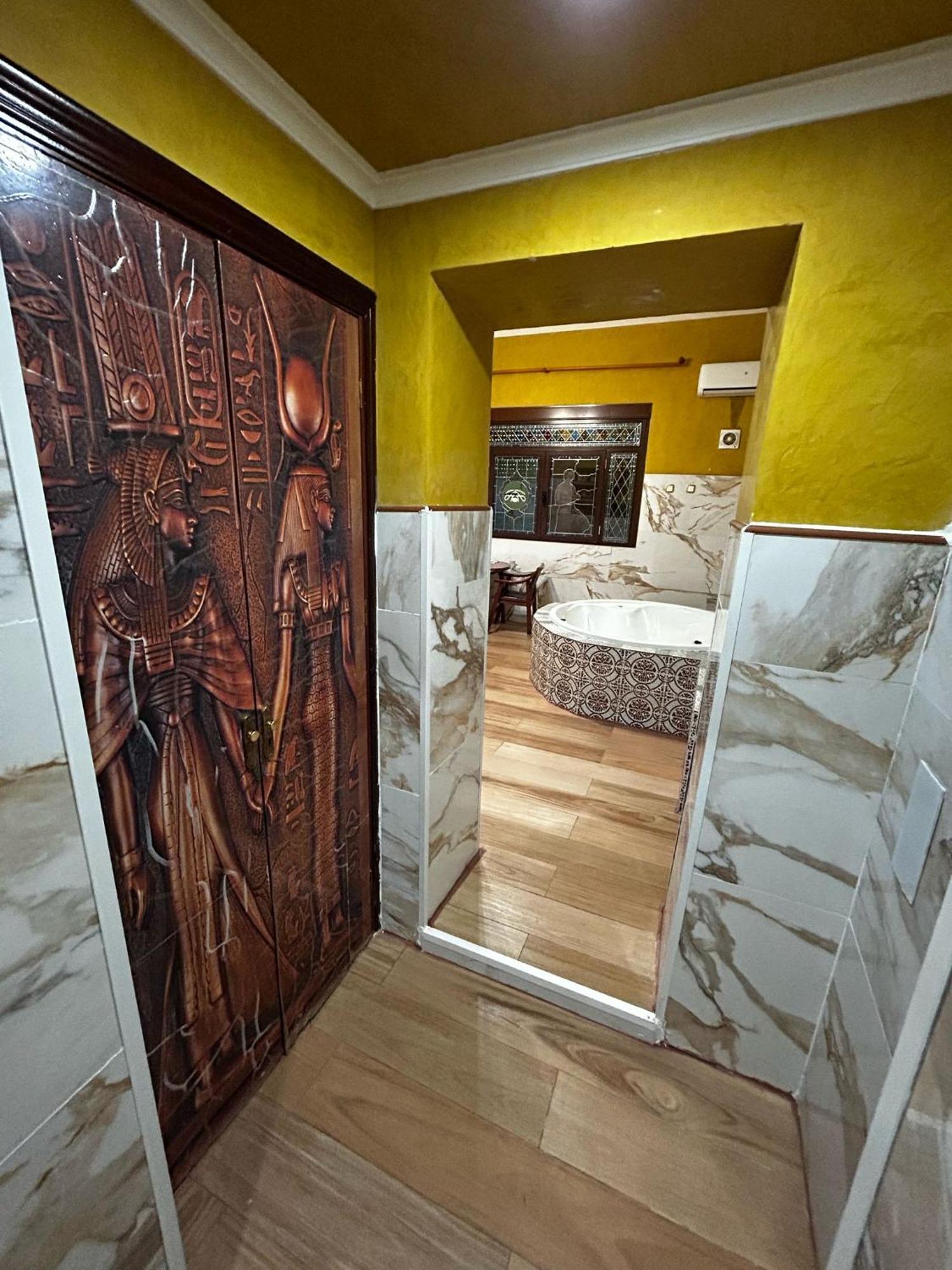 Hostal Avenida Andalucia - Solo Adultos 塞维利亚 外观 照片