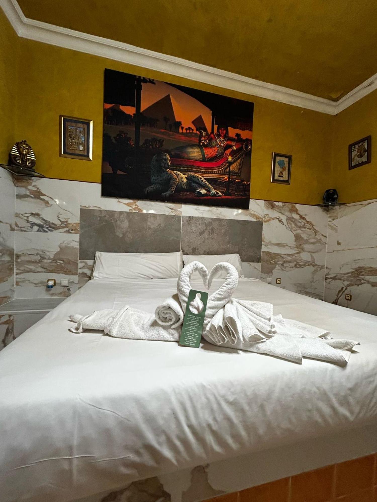 Hostal Avenida Andalucia - Solo Adultos 塞维利亚 外观 照片